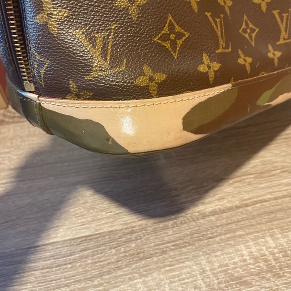 Authentic Louis Vuitton Alma - Picture 11 of 13